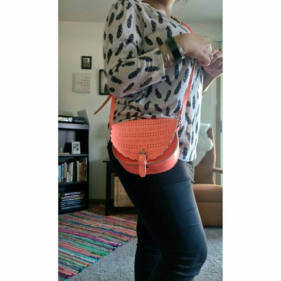 SALE • AEO• Neon Orange Crossbody Bag - Picture 8 of 8